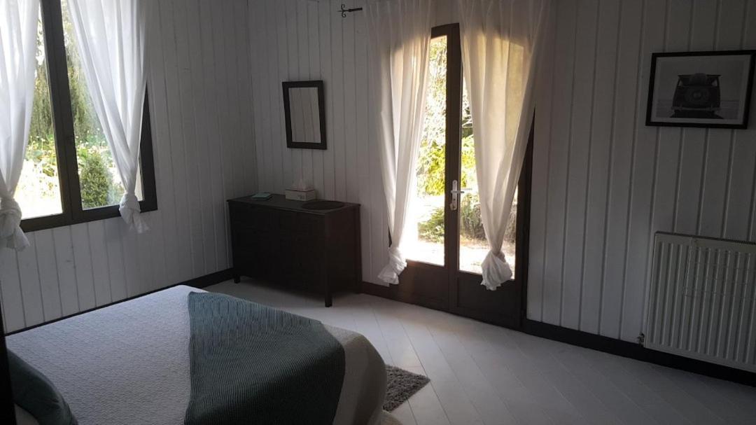 Domaine De Baise Bed and Breakfast Feugarolles Exteriör bild
