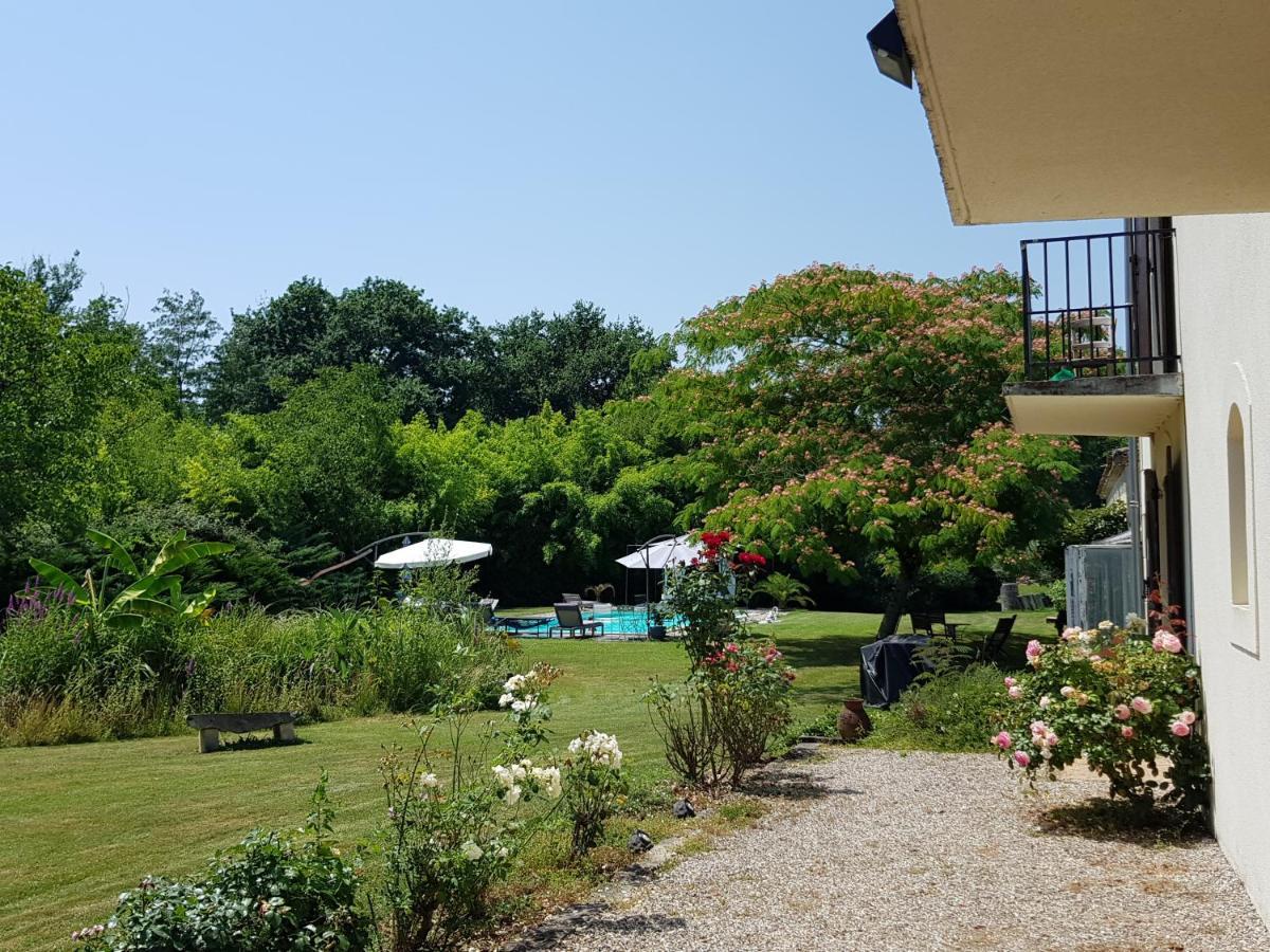 Domaine De Baise Bed and Breakfast Feugarolles Exteriör bild