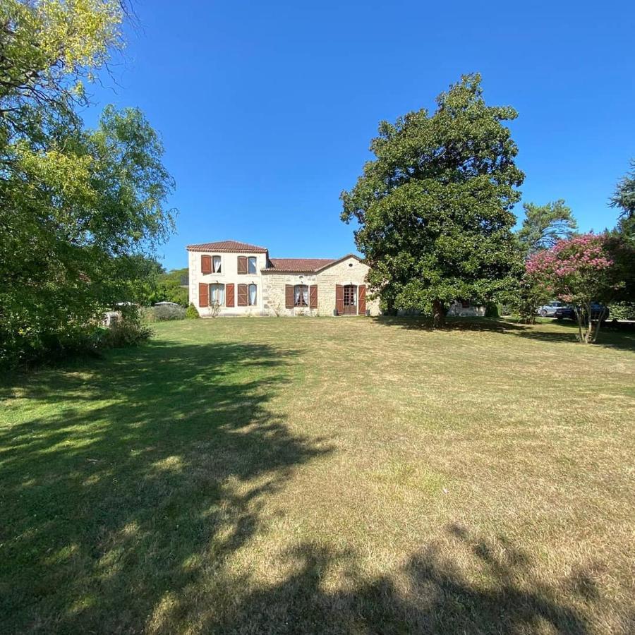 Domaine De Baise Bed and Breakfast Feugarolles Exteriör bild